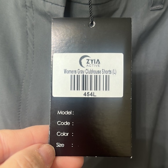 Zyia gray clubhouse shorts size large.NWT - Picture 6 of 10